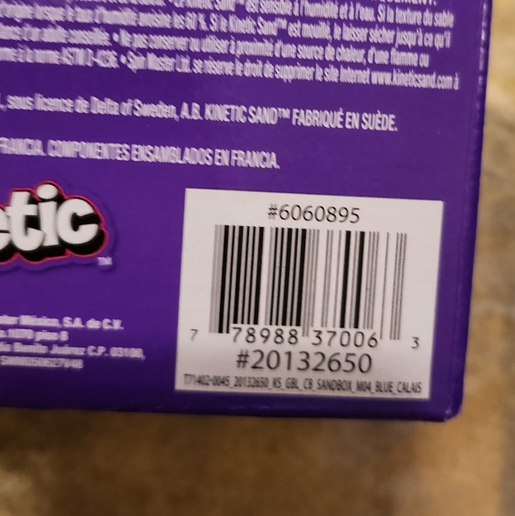 Spin Master Kinetic Sand Sandbox Set NWT - Picture 7 of 8